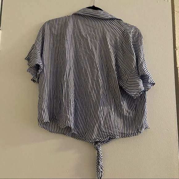 Short sleeve button down tie front top - Picture 2 of 3